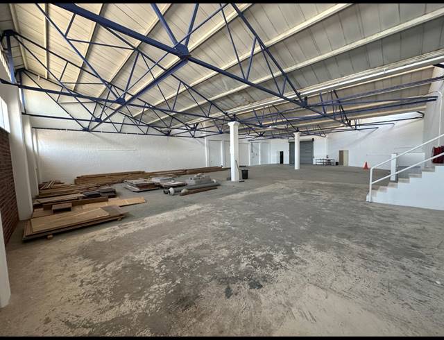640M² WAREHOUSE TO LET IN PAARDEN EILAND